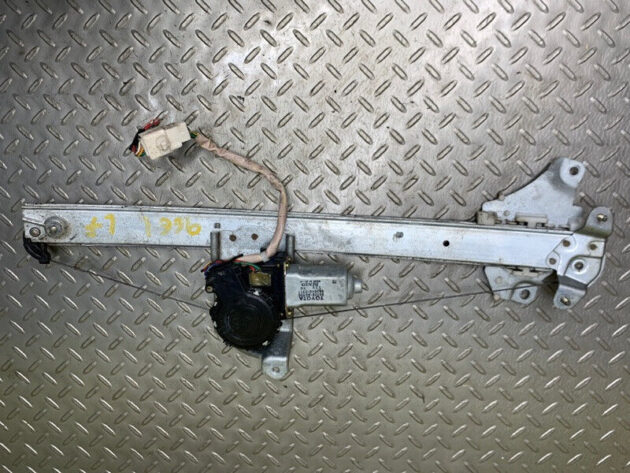 00 01 02 03 04 Toyota Avalon Front Left Passenger Window Regulator & Motor OEM