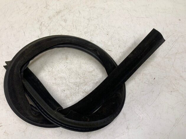 05 06 07 08 09 Bentley Continental GT Front LH Driver Door Window Seal Rubber