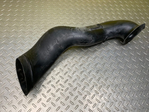 11 12 13 14 15 16 17 18 Porsche Cayenne Air Intake Duct Pipe OEM 7P5129752A