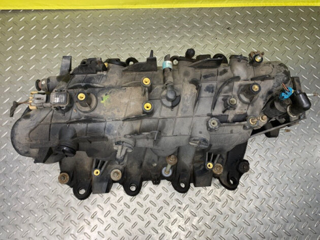 99 00 01 02 Cadillac Escalade Ext 6.0 LQ9 Intake Manifold OEM 17113697