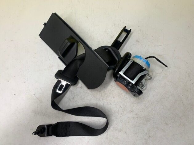 2018 18 17 19  Infiniti  QX30 Front Left Driver Side Seat Belt OEM  BLACK