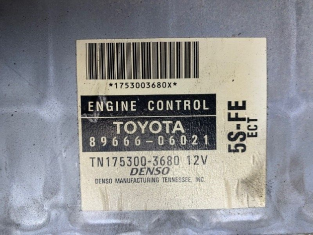 99 00 01 Toyota Camry Engine Control Module Unit ECM 89666-06021 OEM