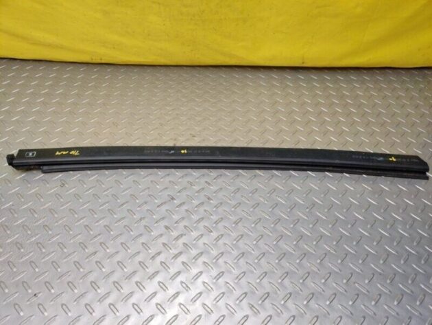 06 07 08 09 10 Bentley Continental Flying Spur Front Right Door Window Seal