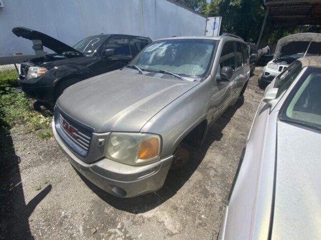 2002 2003 2004 2005 2006 GMC Envoy Drivers Left Fog Light Lamp OEM