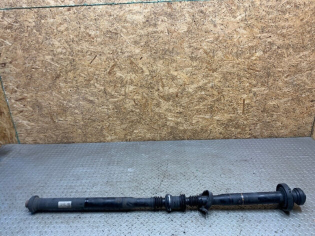 12 13 14 15 16 Porsche Cayenne 3.0L Diesel Rear Driveshaft Propeller Shaft OEM