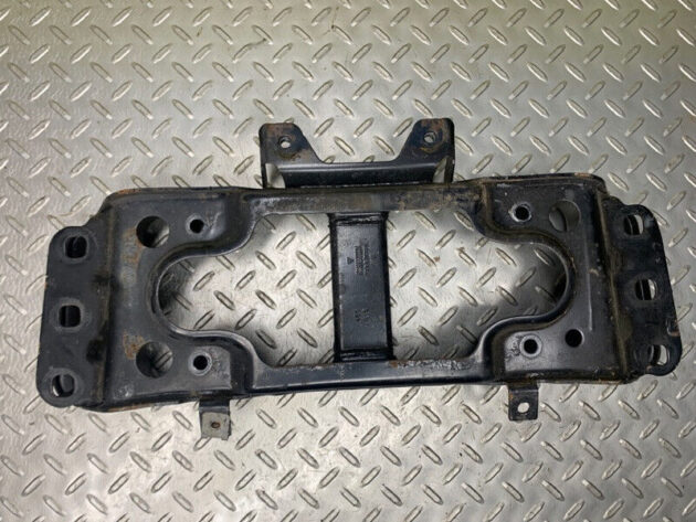 17 18 19 20 Porsche Panamera 971 Transmission Crossmember Mounting Bracket OEM