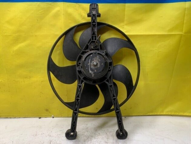 96 97 98 99 Cadillac Eldorado Front Left Side Radiator Cooling Fan OEM 88890701