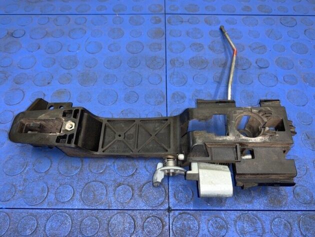 09 10 11 13 14 15 16 Lincoln Mks Front Right Handle Bracket OEM DG1Z5426684A