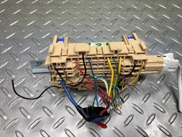 10 11 12 13 14 Nissan Juke Interior Fuse Relay Box Junction Dash OEM