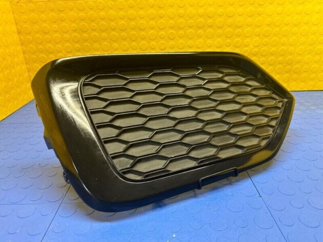 17 18 19 Honda Civic Front Left Driver Side Fog Light Cover OEM 71108-TGG-A0