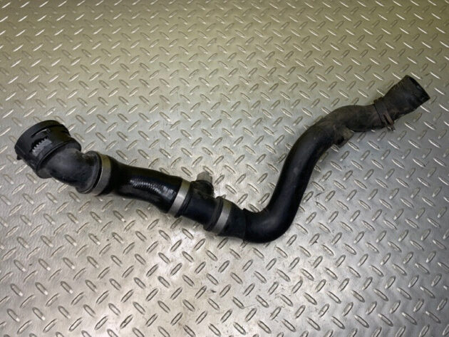 13 Porsche Cayenne 3.0L Diesel Lower Radiator Coolant Hose Line OEM 7P6122051G