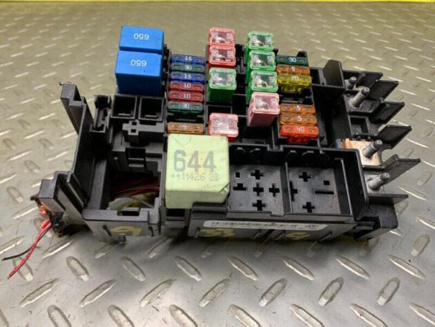 11 12 13 14 15 16 Volkswagen Passat B7 Under Hood Fuse Relay Box OEM 5C0937819H