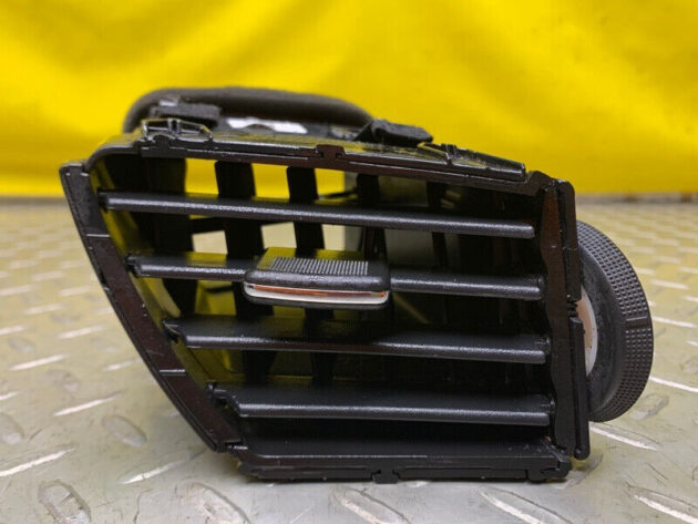 17 18 19 20 Nissan Rogue Dashboard Right Side A/C Air Vent Grille OEM 687605HK0A