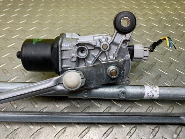 13 14 15 16 17 18 19 Nissan Pathfinder Windshield Wiper Motor w/ Regulator OEM