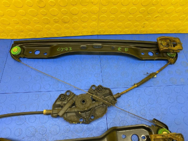 16 17 18 19 20 VOLVO XC90 Right Front Door Window Regulator OEM 31391495