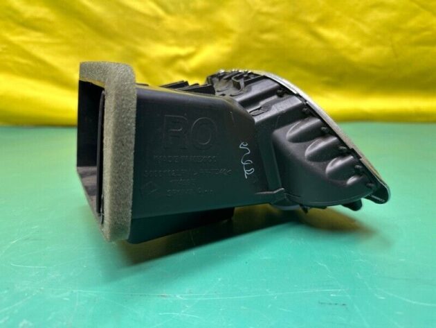 10 11 12 13 14 15 16 17 Dodge Journey Front Right Side Dash A/C Air Vent OEM