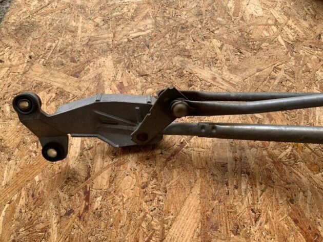 2010 2011 2012 Mitsubishi Outlander Front Windshield Wiper Motor W/ Regulator