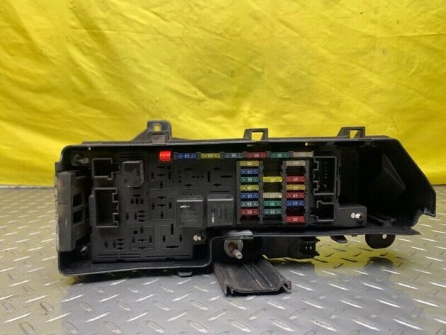 05 06 07 08 09 Volvo S60 Under Hood Fusebox Fuse Relay Box OEM