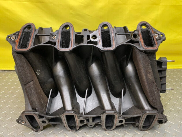 99 00 01 02 Cadillac Escalade Ext 6.0 LQ9 Intake Manifold OEM 17113697