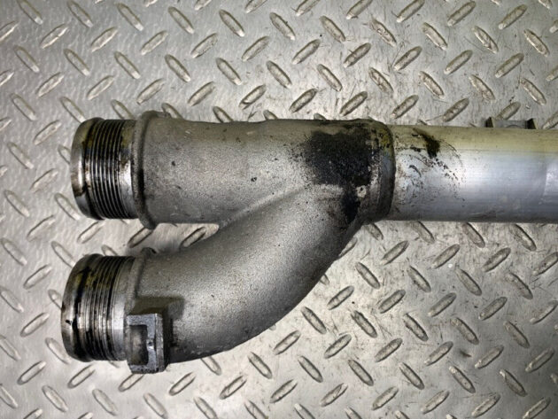 13 Porsche Cayenne 3.0L Diesel Intercooler Pressure Pipe Tube OEM 95811074100