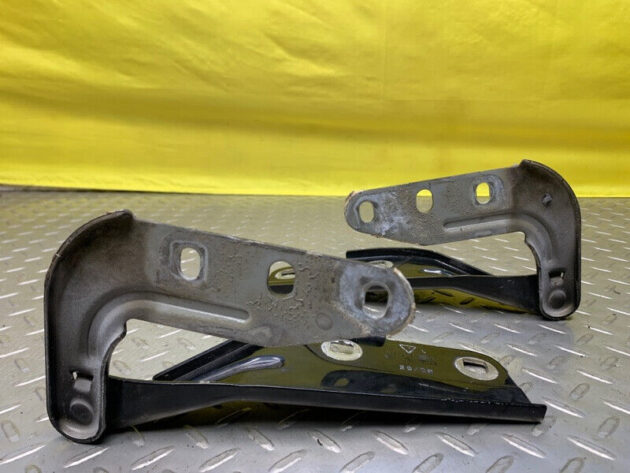 07 08 09 10 Porsche Cayenne Hood hinge set OEM 7L5823301A