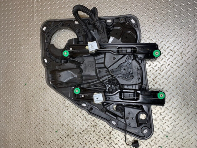 11 12 13 14 15 16 Porsche Cayenne Rear Left Door Window Regulator w/ Panel OEM