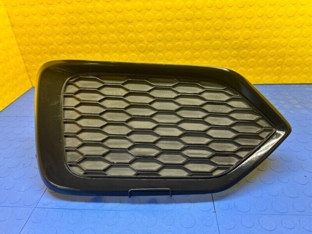 17 18 19 Honda Civic Front Left Driver Side Fog Light Cover OEM 71108-TGG-A0