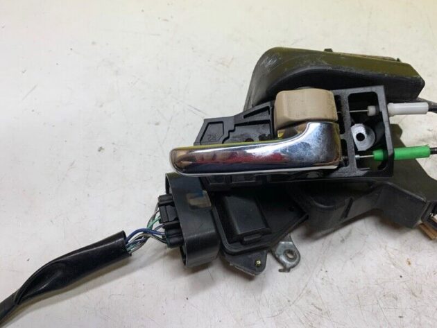 2001 -2005 02 03 Toyota Highlander Front Passenger RH Side Door Lock Actuator