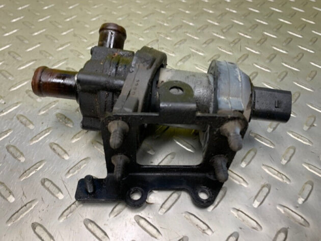 07 08 09 10 Porsche Cayenne Additional coolant pump OEM 0392020073