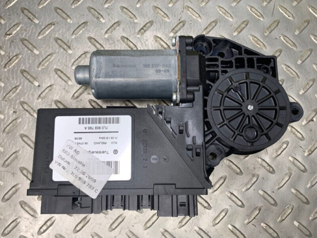 04 05 06 07 08 09 10 Porsche Cayenne Rear LH Door Window Motor OEM 95562470302