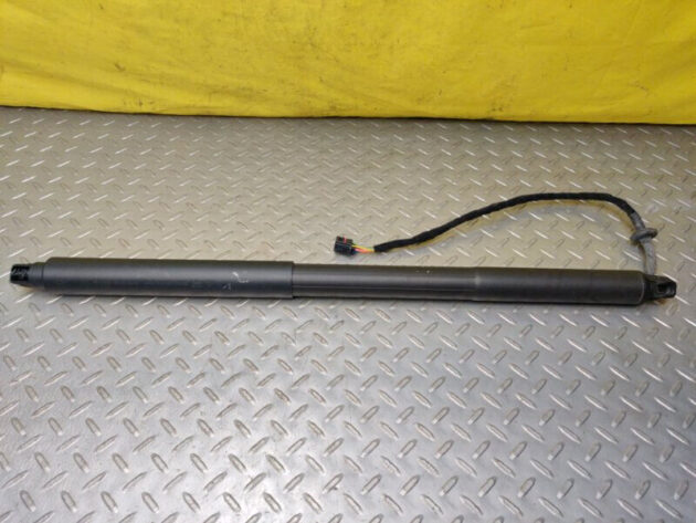 16 17 18 19 20 Porsche Panamera 4 Tailgate lift motor strut OEM 971827851