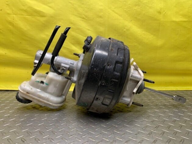 13 Lincoln MKS Power Brake Booster Master Cylinder & Reservoir OEM DG132B195DD