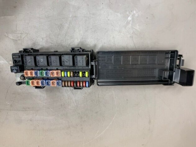 03 04 05 06 Lencoln LS Positive Battery Fuse Relay Box Engine OEM