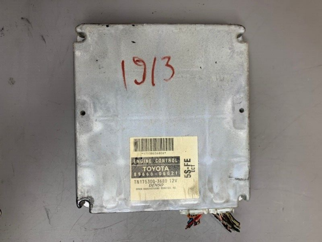 99 00 01 Toyota Camry Engine Control Module Unit ECM 89666-06021 OEM