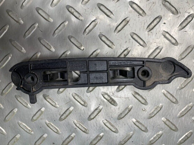 15 16 17 18 19 Range Rover Evoque Front Bumper Left Bracket OEM LR034222