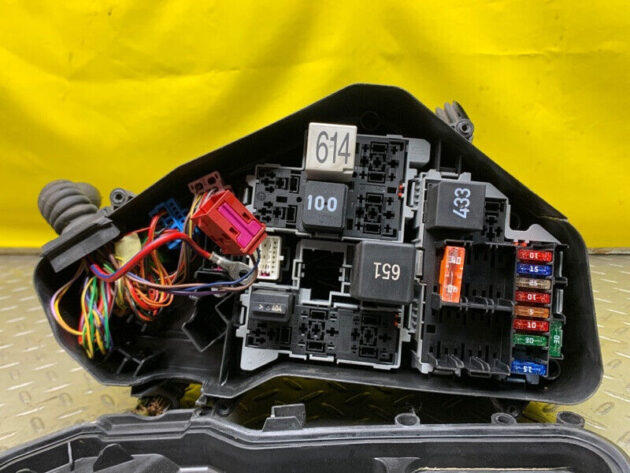 11 12 13 14 15 16 Porsche Cayenne Under Hood Fuse Relay Box OEM 7L0937576A