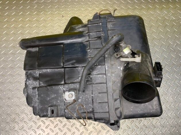 00 01 02 03 Lexus Rx300 3.0L V6 Air Cleaner Box OEM 17700-20130