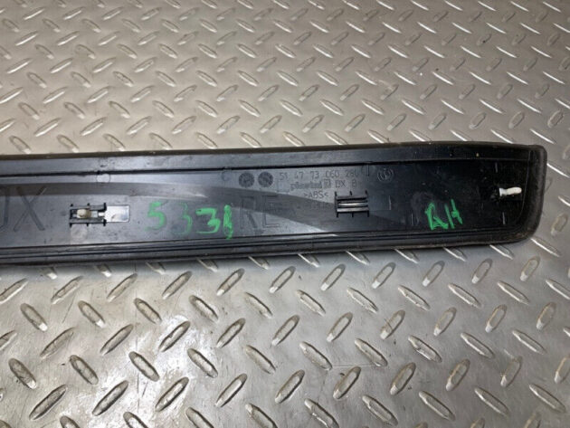 07 08 09 10 11 BMW 3 E90 Right front door scuff plate OEM 514773060280