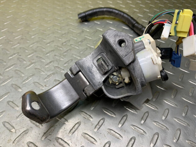 10 11 12 13 14 15 16 17 18 Toyota Sienna Ignition Switch w/o Key OEM 89783-08020