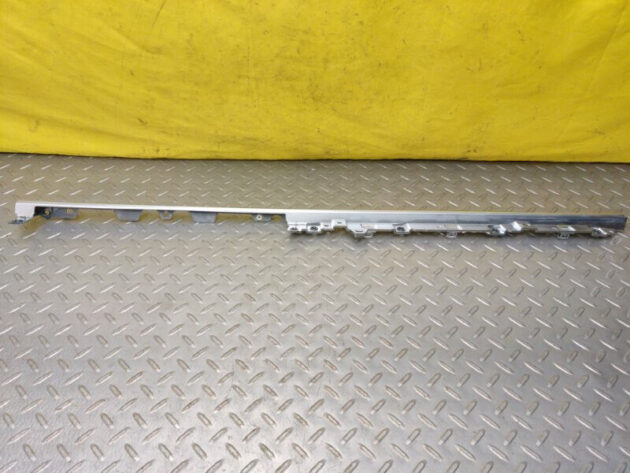 17 18 19 20 Porsche Panamera 4 Dash Right Carrier Retainer Strip Trim Panel OEM