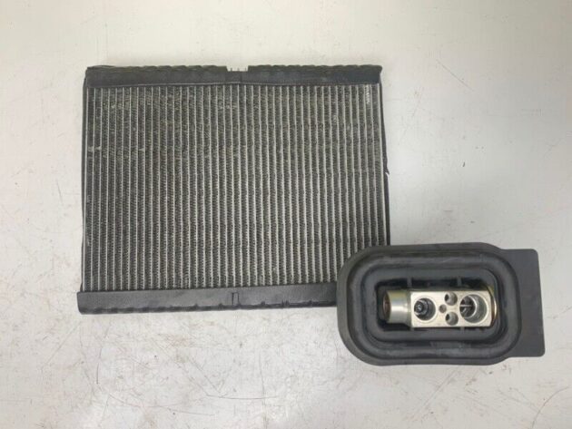 14 15 16 17 18 BMW X6 X6M F16 A/C Evaporator Core With Valve OEM 64119386812