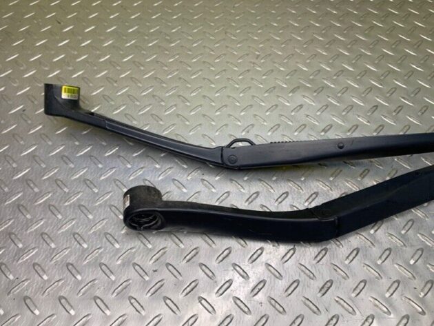 15 16 17 Kia Sedona Windshield Wiper Arm OEM 98321A9000 / 98311-A9000