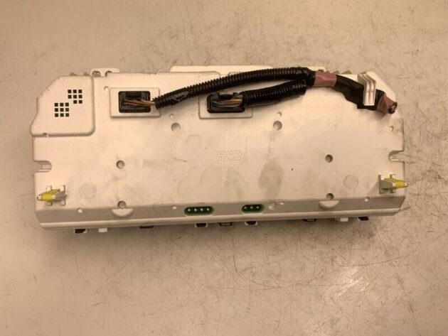 15 16 17 Toyota Sienna Speedometer Instrument Cluster OEM