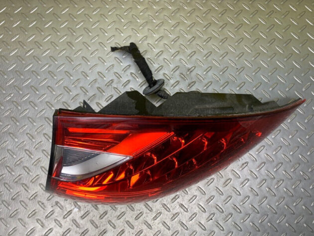 12 13 14 Porsche Cayenne Rear Right Outer Taillight Tail Light OEM 7P5945096AA