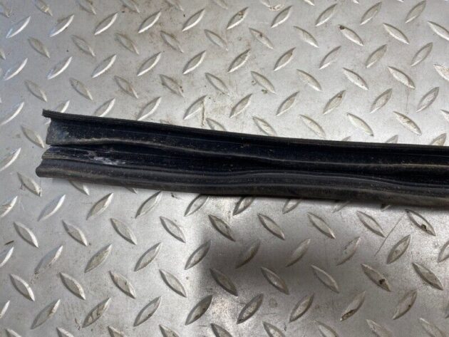 13 14 Mercedes E350 Convertible Right Door Seal Rubber Weather-Strip on Body OEM