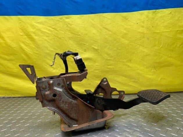 13 14 15 16 Nissan Versa Brake Pedal Assembly OEM 465011HK0A