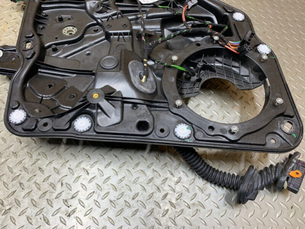 11 12 13 14 15 16 Porsche Cayenne Rear Right Door Window Regulator w/ Panel OEM