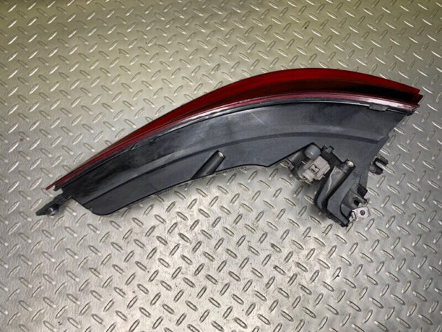 17 18 19 20 21 Porsche Panamera 4 Rear Right Side Tail Light OEM 971945092C