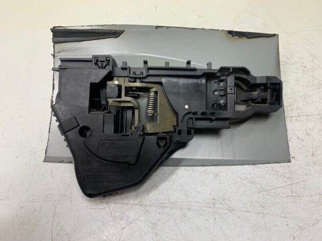 06 07 08 09 10 Mercedes-Benz W251 Rear Left Exterior Door Handle OEM