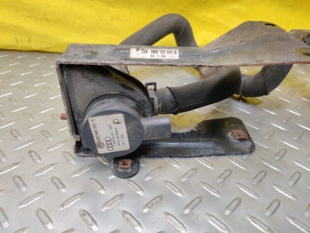 05 06 07 Bentley Continental Flying Spur Auxiliary Water Pump w/ Bracket OEM